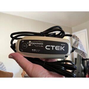 Fully Automatic 4.3 amp Battery Charger and Maintainer 12V